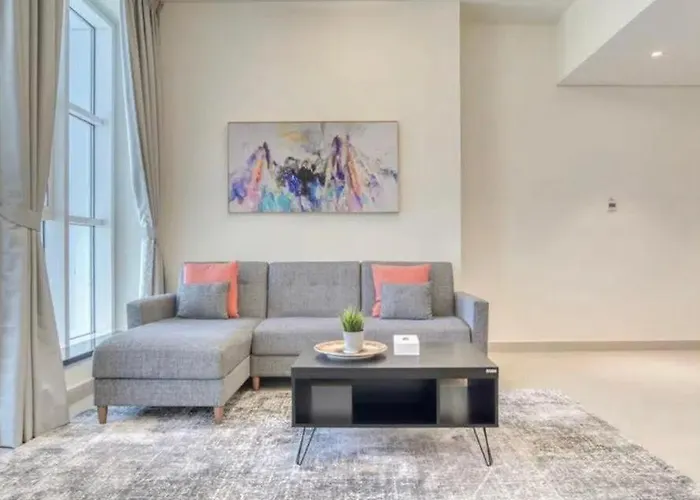 Luxurious 2Br In Marina Arcade Tower