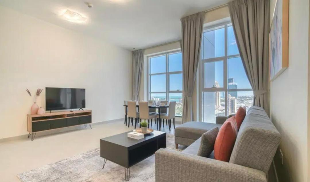 Luxurious 2br In Marina Arcade Tower Apartment